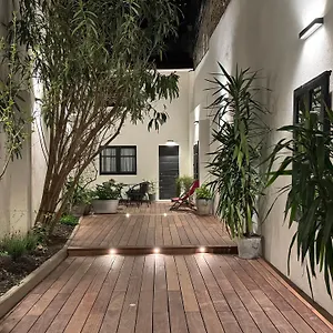 La Maison D'arles Bed and breakfast